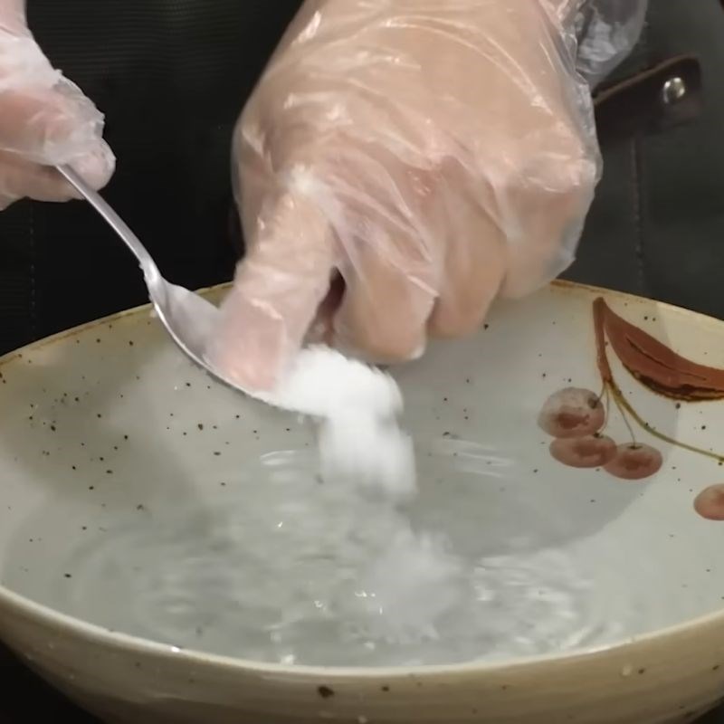 Bước 3 Pha nước muối dưa hành muối dưa hành miền bắc