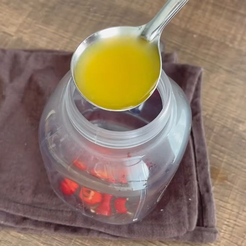 Bước 4 Pha nước sốt trộn gỏi chay thơm ngon gỏi chay thập cẩm