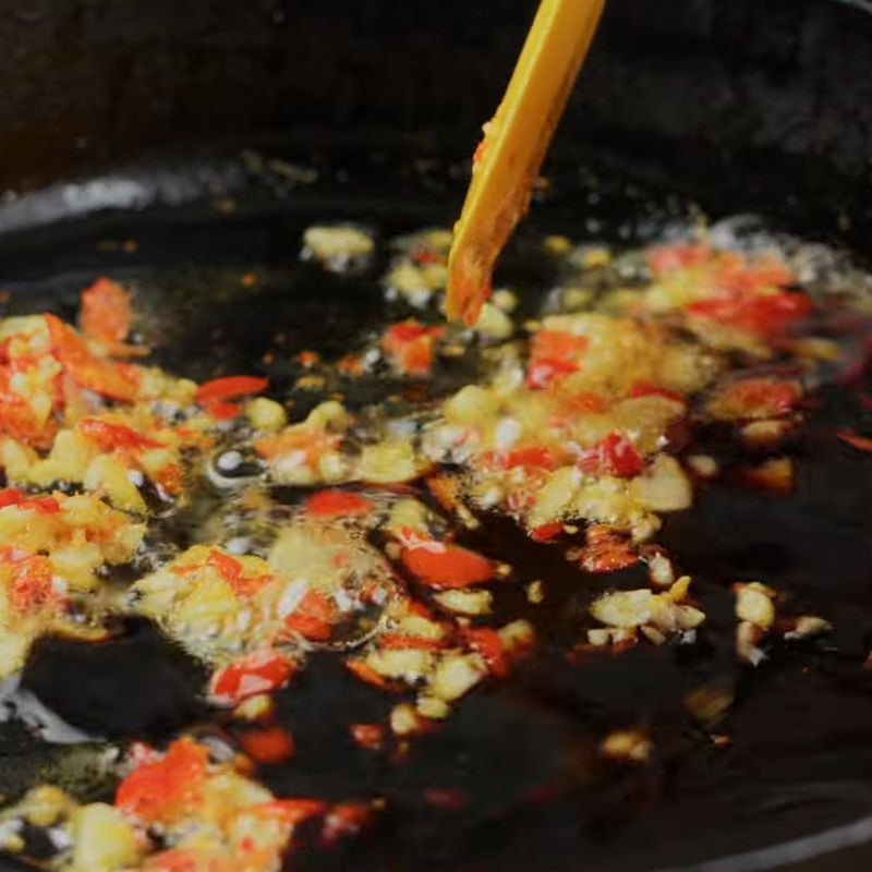 Bước 3 Pha nước sốt xì dầu thần thánh miến trộn xì dầu