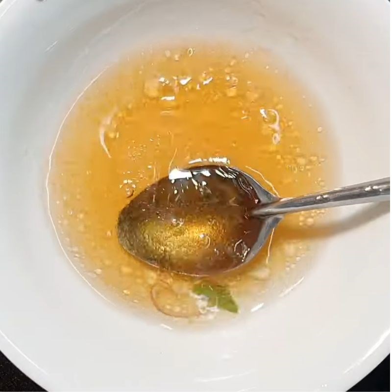 Bước 3 Pha nước trộn gỏi chua ngọt gỏi bắp chuối chay