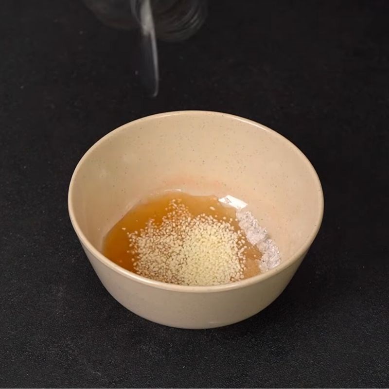 Bước 2 Pha sốt gia vị rang tôm Rang tôm đồng