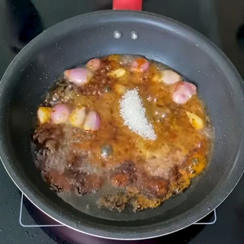 Bước 4 Pha sốt kho cá bống tiêu kho cá bống cứng