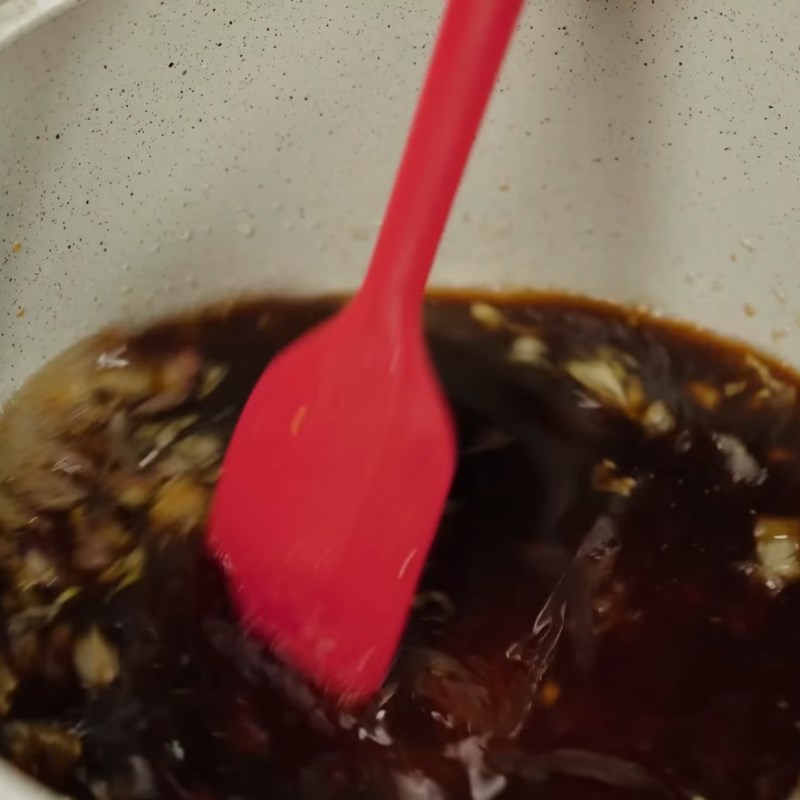 Bước 2 Pha và nấu nước sốt trộn Sốt trộn mì khô