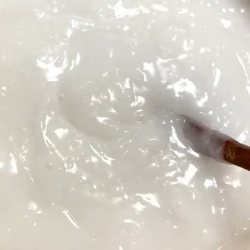 Bước 3 Pha và quấy bột làm vỏ bánh giò (Lấy trùng) Bánh giò Hà Nội
