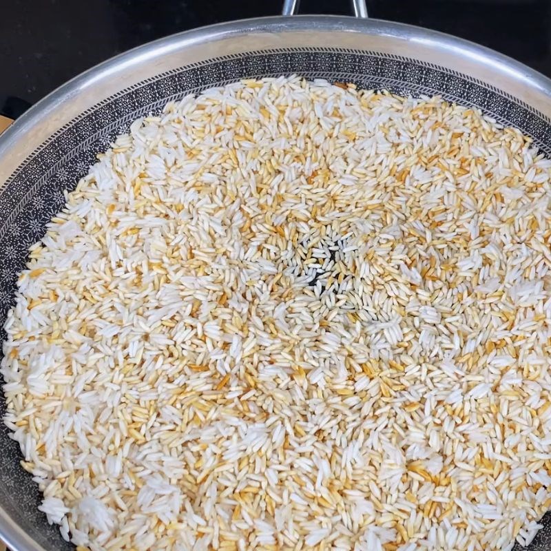 Bước 3 Rang gạo và sơ chế rau củ cháo lòng bò