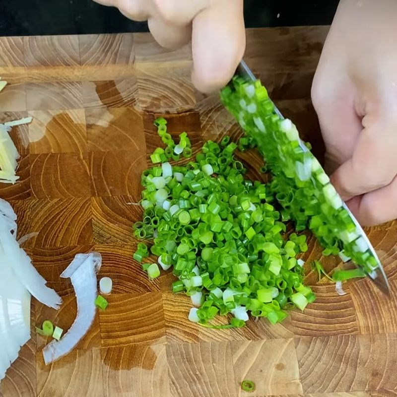 Bước 3 Rang gạo và sơ chế rau củ cháo lòng bò