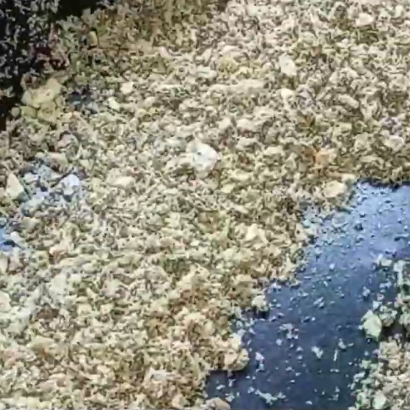 Bước 5 Rang sơ hạt nêm Hạt nêm chay từ nấm đông cô