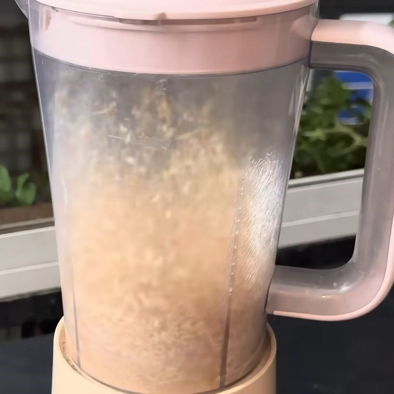 Bước 3 Rang và xay gạo làm thính nước tương truyền thống