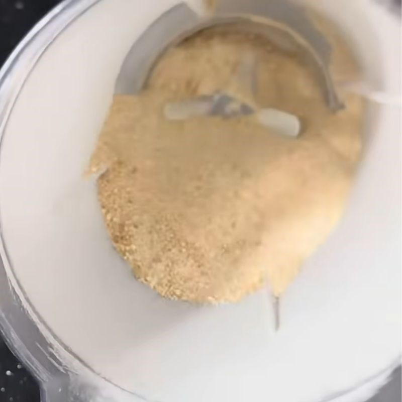 Bước 3 Rang và xay gạo làm thính nước tương truyền thống