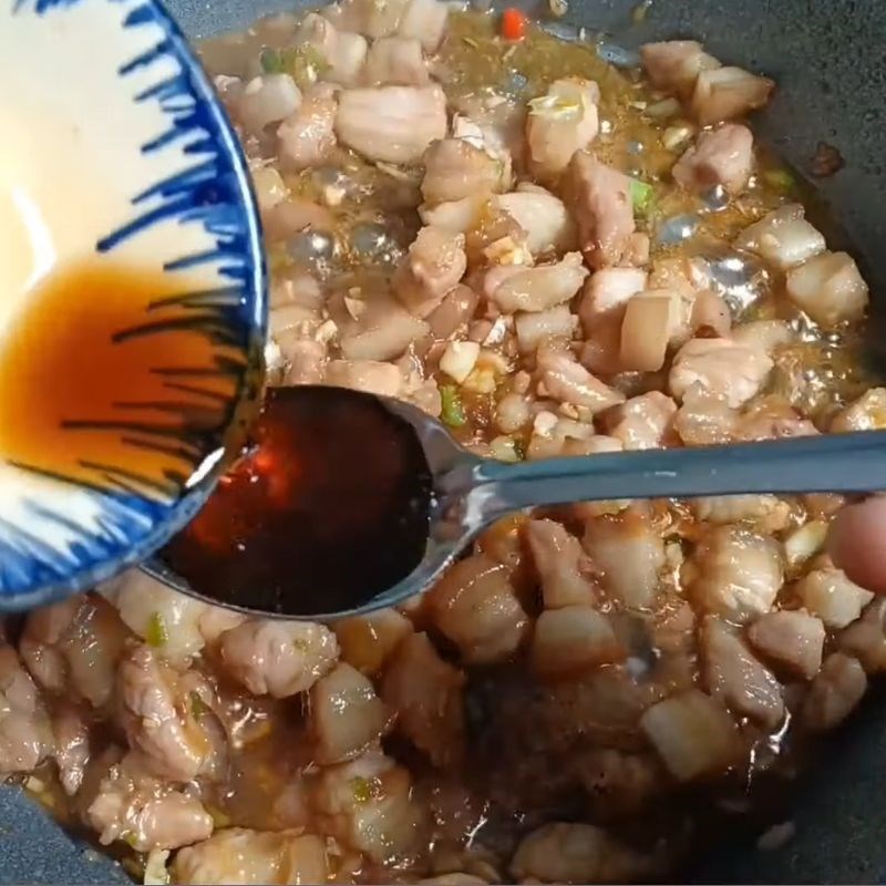 Bước 4 Rim tôm thịt mặn ngọt đậm đà Tôm rim thịt ba chỉ