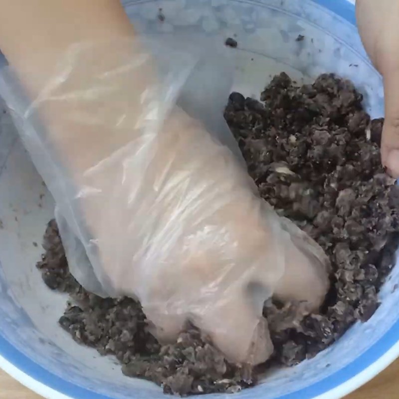 Bước 3 Sên nhân đậu đen bùi béo Bánh rán ngọt bằng bột nếp