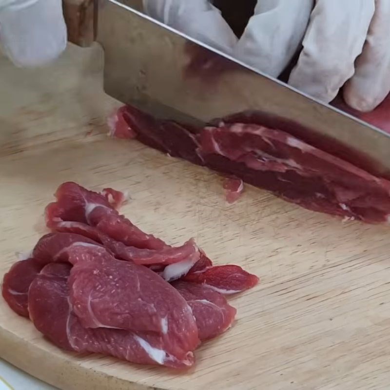 Bước 9 Sơ chế bắp bò và rau ăn kèm Lẩu riêu cua thập cẩm