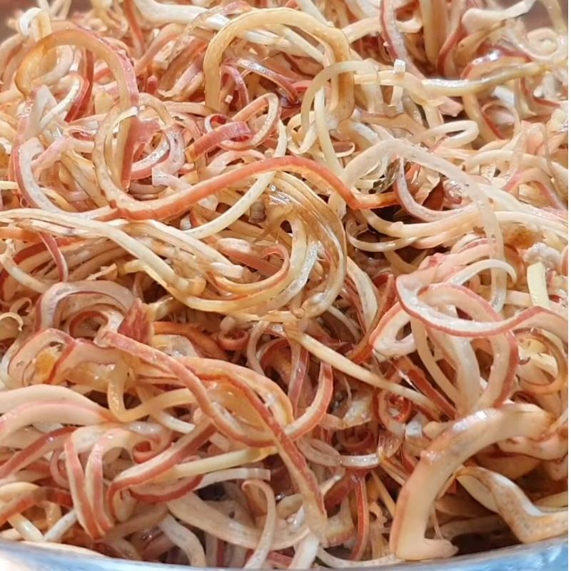 Bước 1 Sơ chế bắp chuối và các nguyên liệu gỏi chay gỏi bắp chuối chay