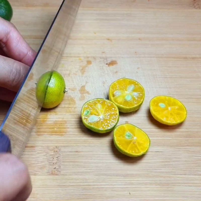 Bước 2 Sơ chế các nguyên liệu còn lại Sốt tắc chấm bánh tráng