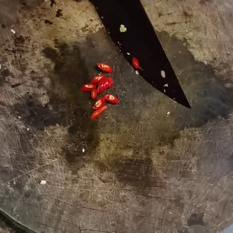 Bước 3 Sơ chế các nguyên liệu còn lại Nộm su hào cà rốt thái miếng