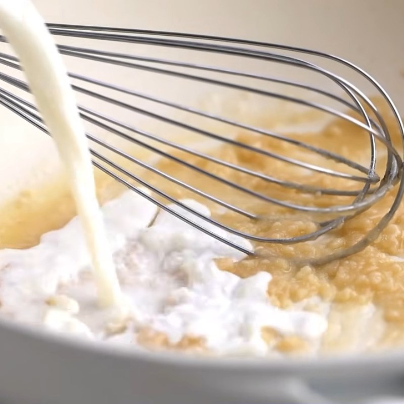 Bước 2 Làm sốt kem trắng Nui sốt kem bằng sữa tươi