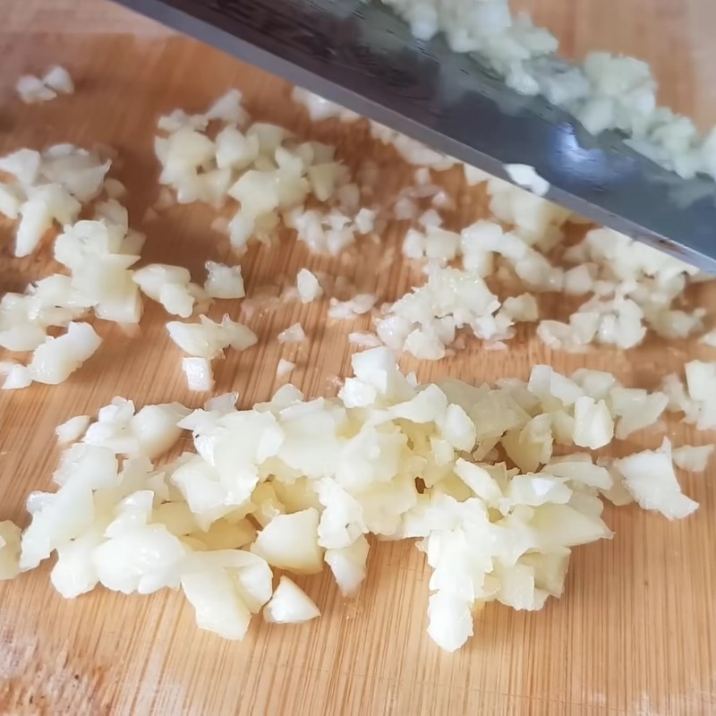 Bước 2 Sơ chế các nguyên liệu khác Chả bò lá lốt