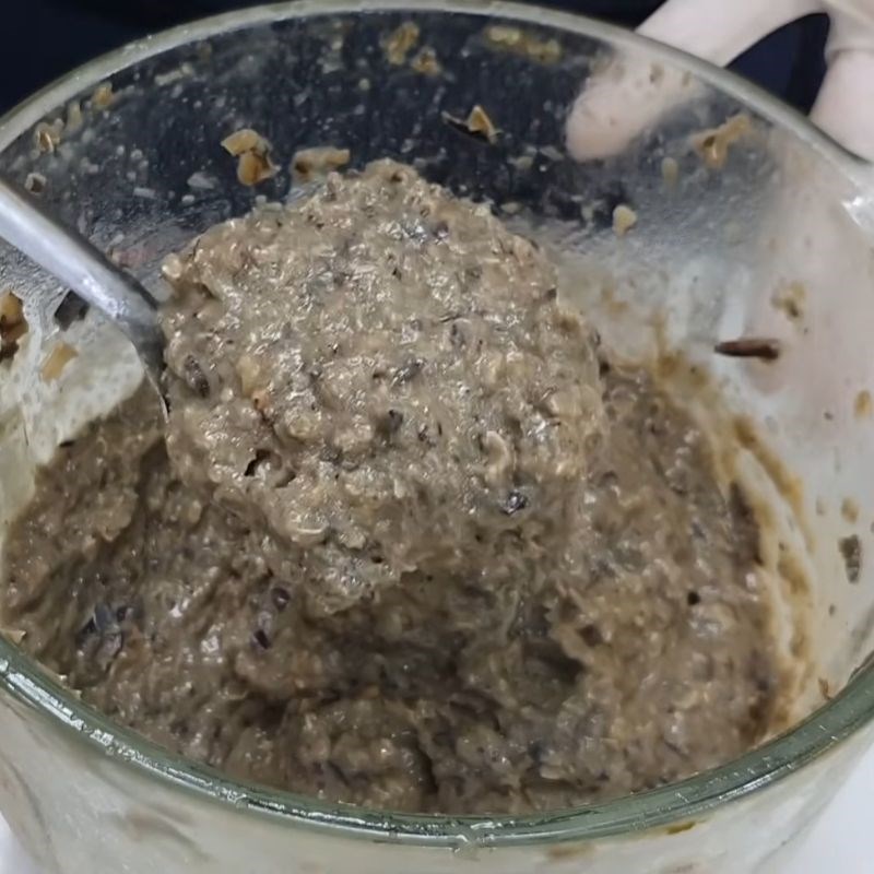 Bước 1 Sơ chế cua đồng và lọc lấy thịt cua Lẩu riêu cua thập cẩm