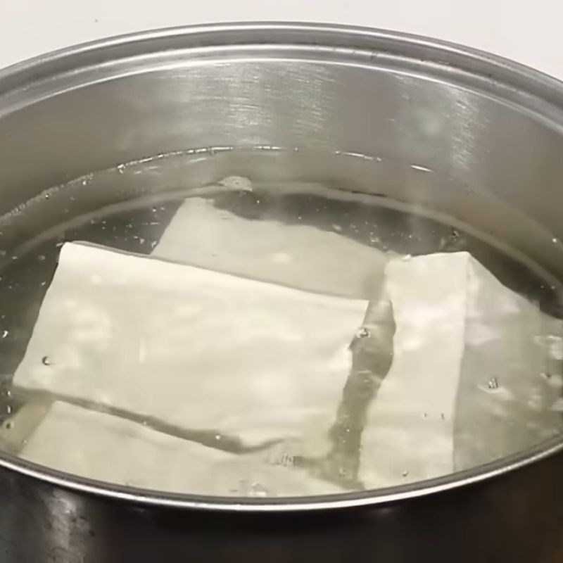 Bước 1 Sơ chế đậu hũ làm chả lụa chay chả lụa chay bằng đậu hũ