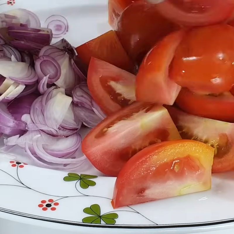 Bước 5 Sơ chế đậu hũ và rau củ ăn kèm Lẩu riêu cua thập cẩm