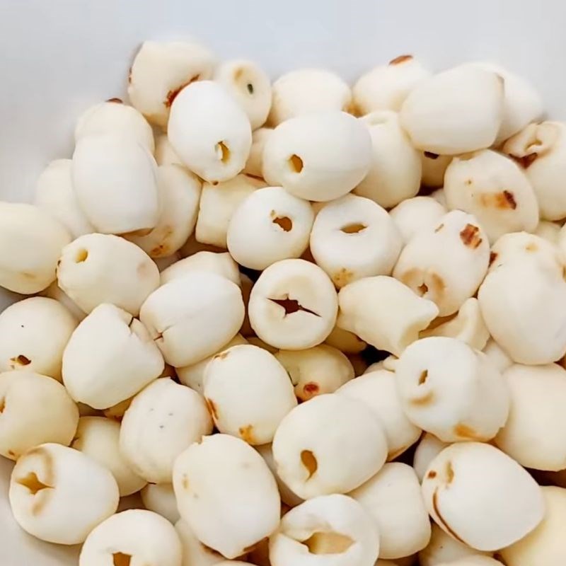 Bước 1 Sơ chế gà và các nguyên liệu Gà tần thuốc bắc