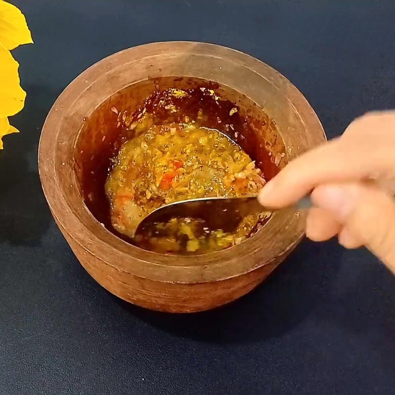 Bước 1 Sơ chế gà và các nguyên liệu Gà hấp tỏi