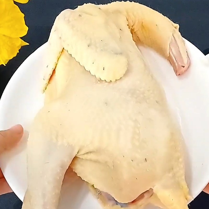 Bước 1 Sơ chế gà và các nguyên liệu Gà hấp tỏi