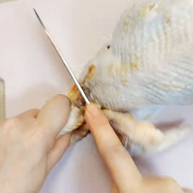 Bước 1 Sơ chế gà và các nguyên liệu Gà tần thuốc bắc