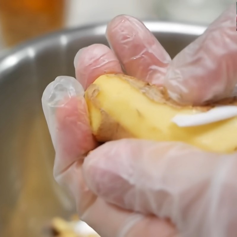 Bước 1 Sơ chế gừng tươi Gừng ngâm mật ong