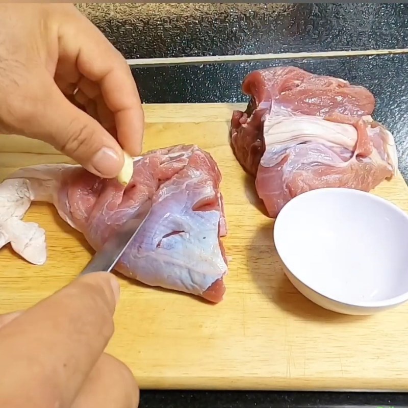 Bước 1 Sơ chế và ướp thịt bò Bò nấu đốp