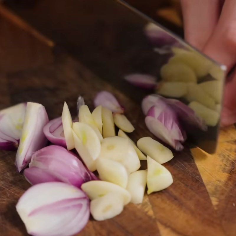 Bước 1 Sơ chế má đùi gà và nguyên liệu khác má đùi gà chiên