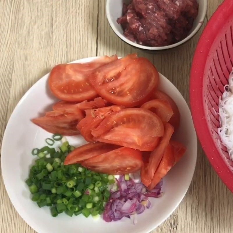 Bước 1 Sơ chế miến và các nguyên liệu khác canh miến