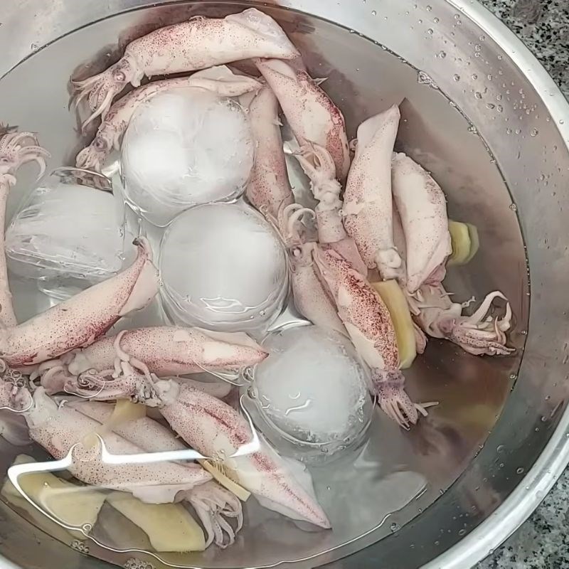 Bước 1 Sơ chế mực sữa và các loại gia vị Mực rim mặn ngọt