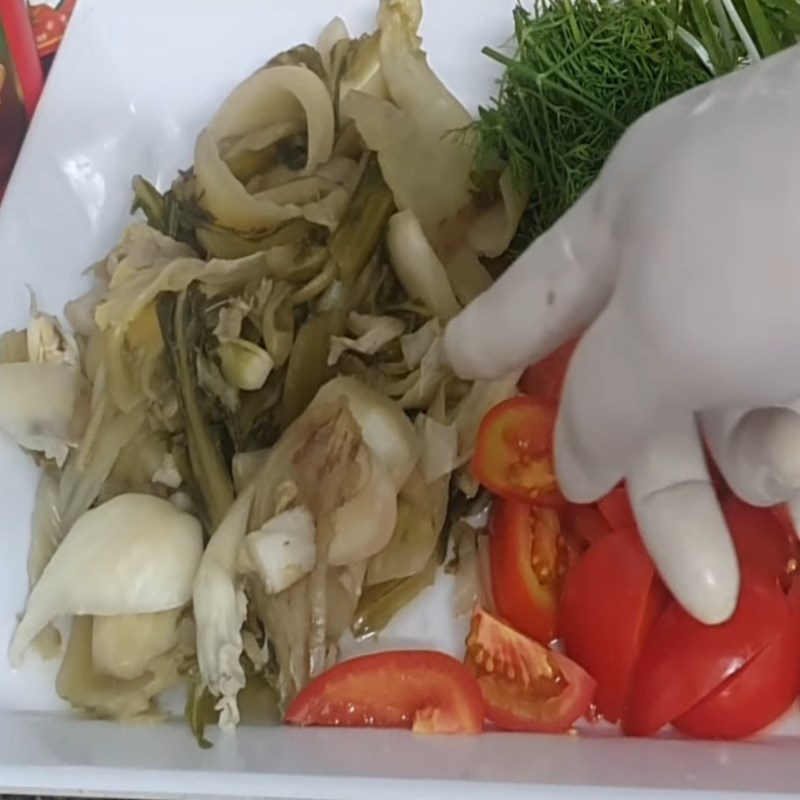 Bước 1 Sơ chế nguyên liệu Cá chép om dưa Hà Nội