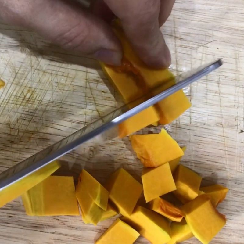 Bước 1 Sơ chế nguyên liệu nấu cháo kê đậu xanh Cháo kê đậu xanh