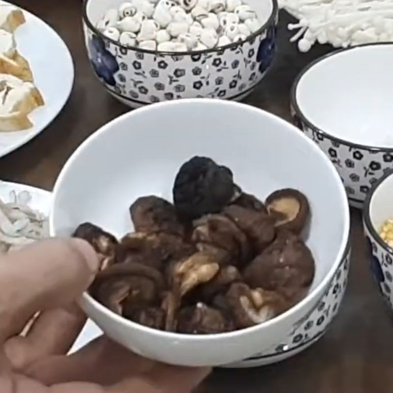 Bước 1 Sơ chế nguyên liệu nấu lẩu thỏ lẩu thỏ