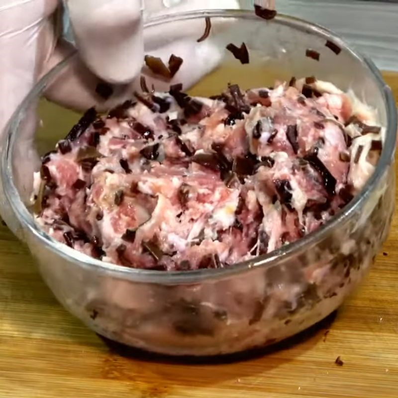 Bước 1 Sơ chế nguyên liệu và chuẩn bị nhân nhồi cá cá bống mú hấp hồng kông