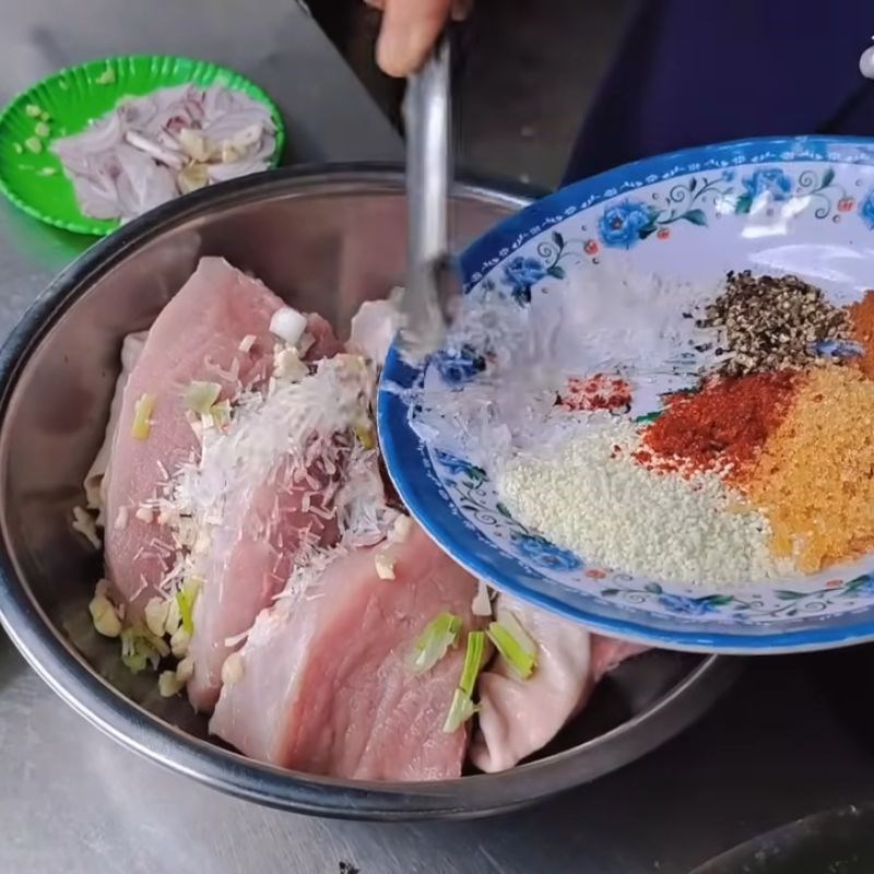 Bước 1 Sơ chế nguyên liệu và ướp thịt làm bì heo trộn thính Bánh tầm bì nước cốt dừa