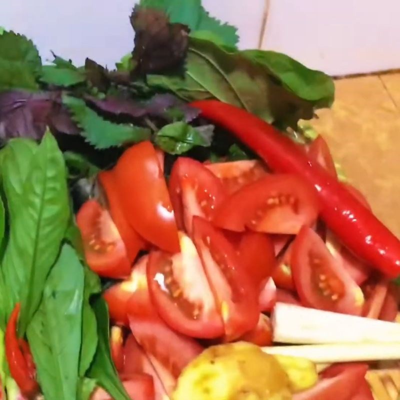 Bước 1 Sơ chế ốc và chuẩn bị rau thơm lẩu ốc