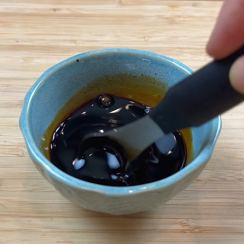 Bước 2 Sơ chế rau củ và pha sốt xào udon Mì udon xào bò