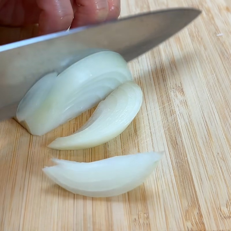 Bước 2 Sơ chế rau củ và pha sốt xào udon Mì udon xào bò