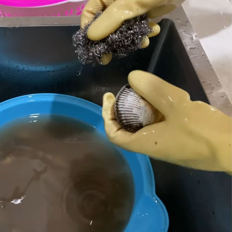 Bước 1 Sơ chế sò lông sò lông nướng mỡ hành bằng nồi chiên không dầu