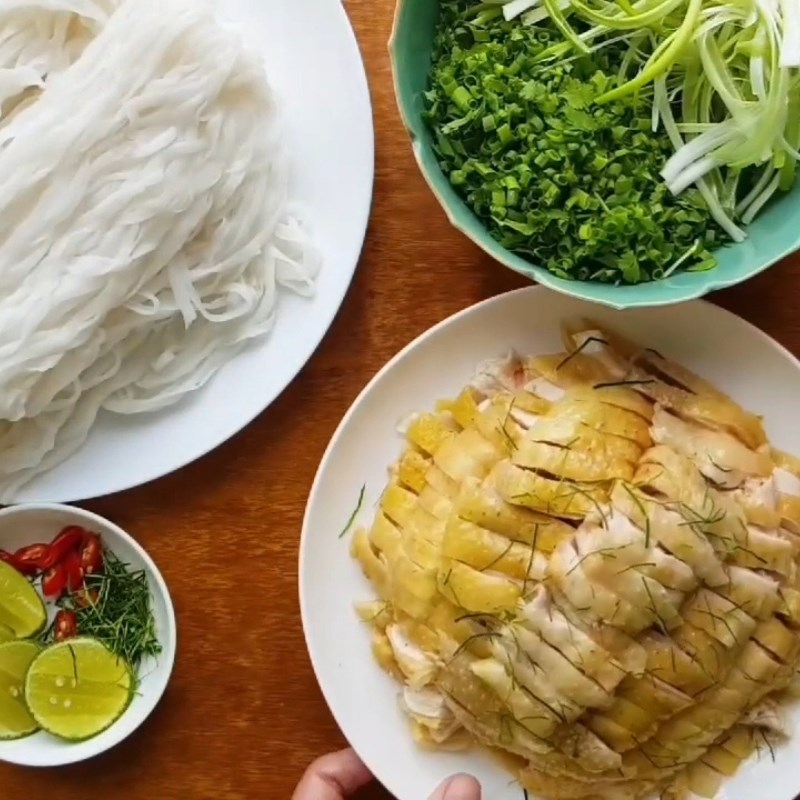 Bước 4 Sơ chế thịt gà và rau thơm ăn kèm Phở gà Hà Nội