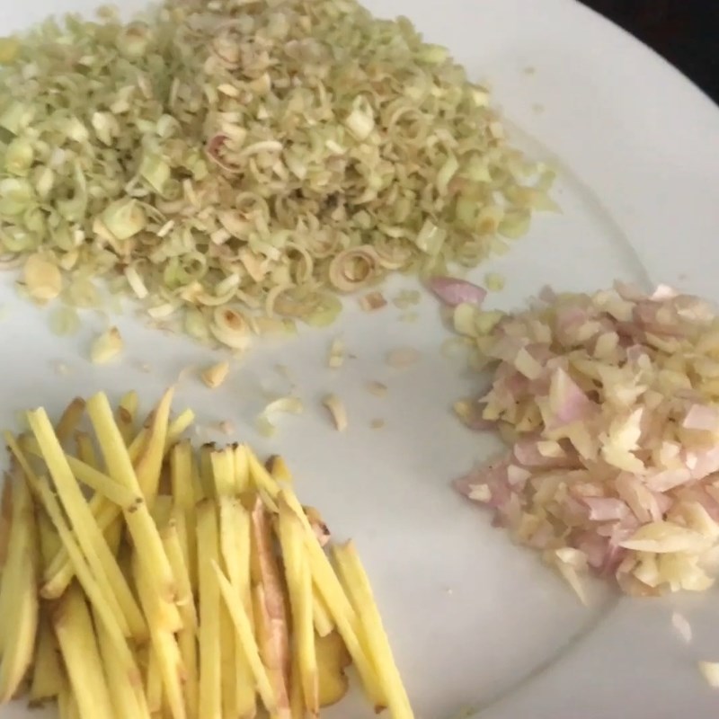 Bước 1 Sơ chế thịt vịt và các nguyên liệu Vịt rang gừng