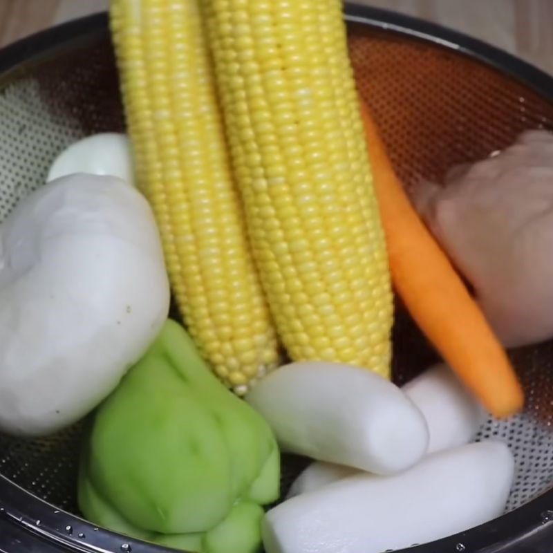 Bước 1 Sơ chế và chuẩn bị nguyên liệu Bún chay Huế