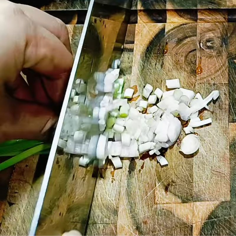 Bước 1 Sơ chế và chuẩn bị nguyên liệu vịt quay kho