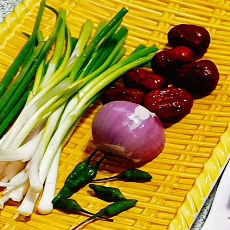 Bước 1 Sơ chế và chuẩn bị nguyên liệu vịt quay kho