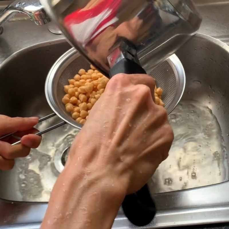 Bước 1 Sơ chế và ngâm đậu gà Đậu gà luộc