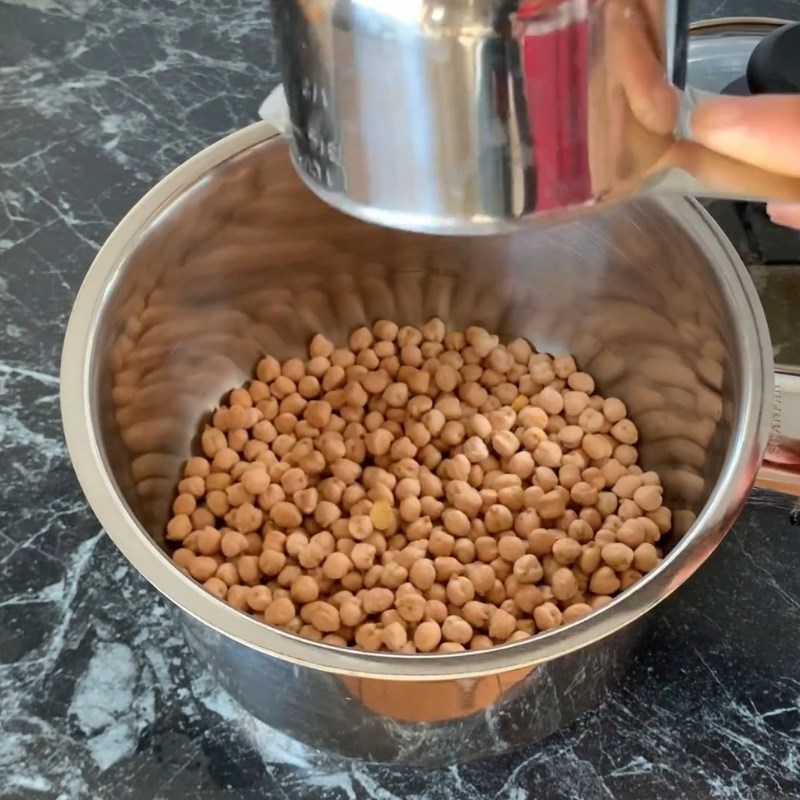 Bước 1 Sơ chế và ngâm đậu gà Đậu gà luộc