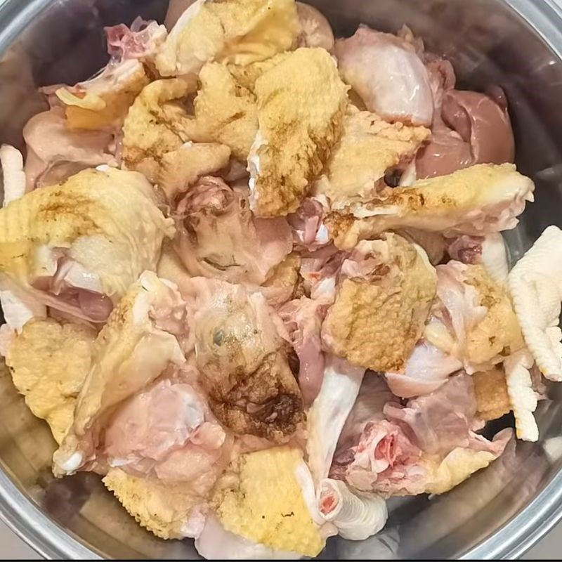 Bước 1 Sơ chế và ướp gà giả cầy miền Tây gà giả cầy miền Tây